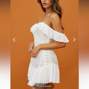 White pattern off the shoulder corset dress
